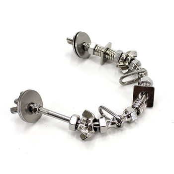 Ατσάλινο παιχνίδι για παπαγάλο — εξάσκηση ράμφους σε κλουβί