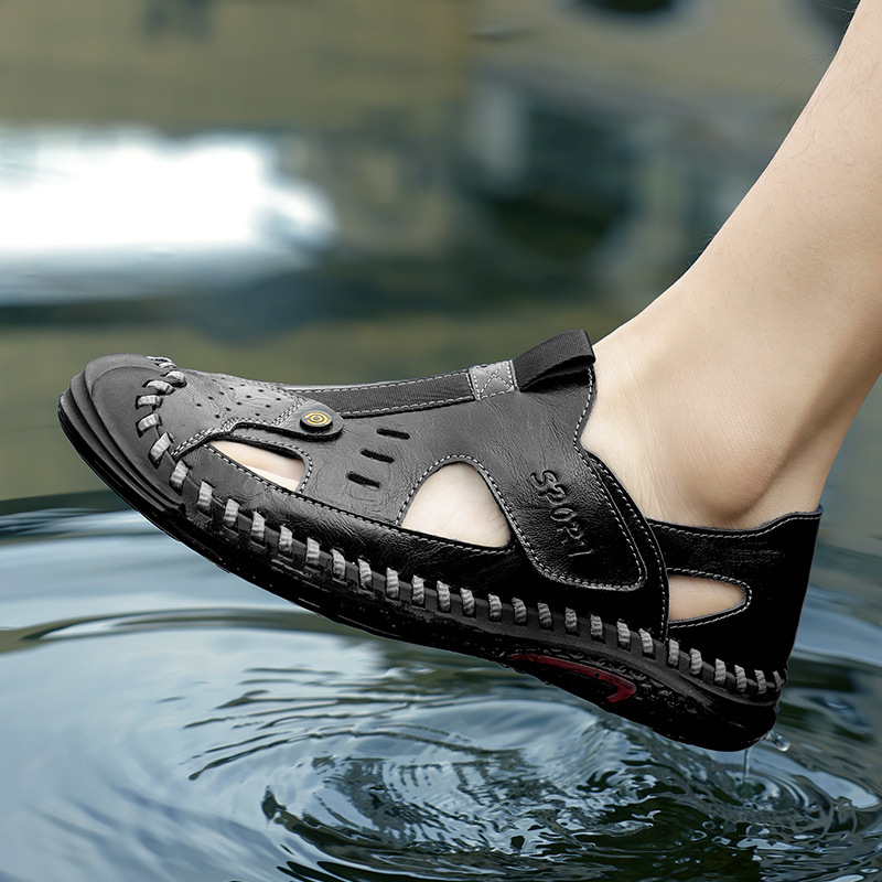 Vyriski odiniai laisvalaikio batai su perforacijomis – apvali nosis, dviejų sluoksnių karvės odos viršus, žemas kulnas 1–3 cm, sekli anga mažiau nei 7 cm, tinka vasarai, pavasariui ir rudeniui