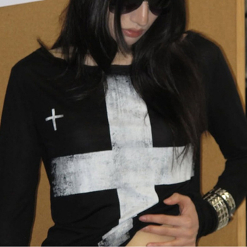 Тениска с кръстосан принт, свободен силует, дълъг ръкав, наклонена яка, полиестер-еластанова смес