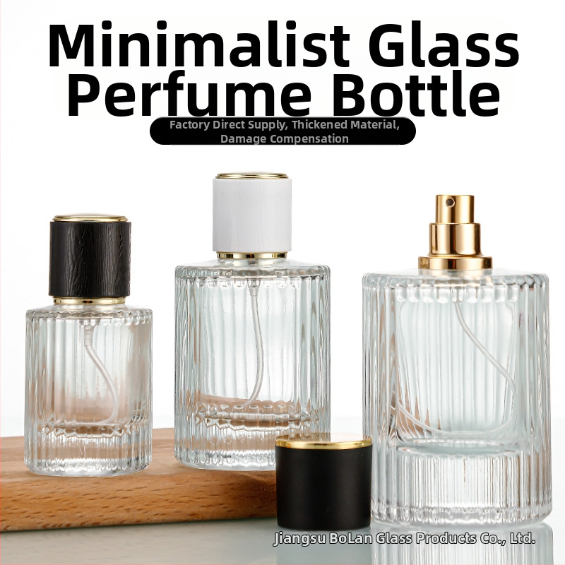 Стъклена бутилка за парфюм със винтово гърло, кръгло прозрачно тяло, дебело вертикално ивично стъкло, голям страничен спрей, тежък капак