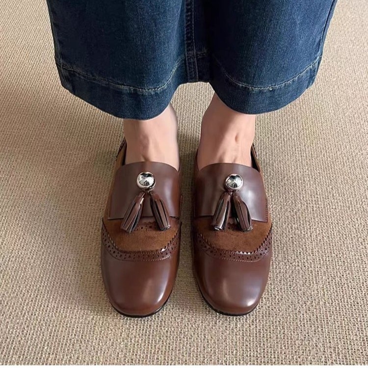 Sieviešu britu stila krāsu bloka ādas loaferi – apaļa purngala, PU augšdaļa, mākslīgās ādas odere, plakana zole, slip-on