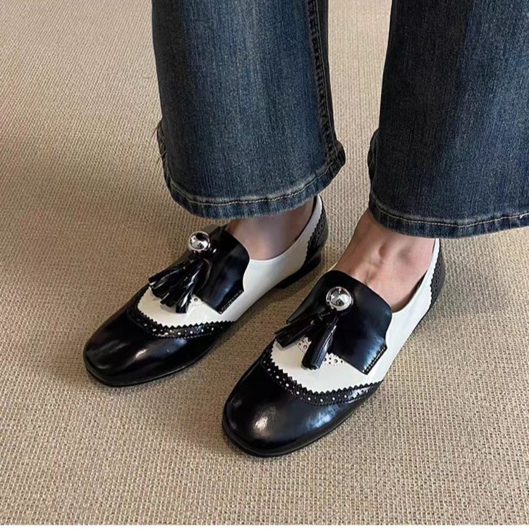 Sieviešu britu stila krāsu bloka ādas loaferi – apaļa purngala, PU augšdaļa, mākslīgās ādas odere, plakana zole, slip-on