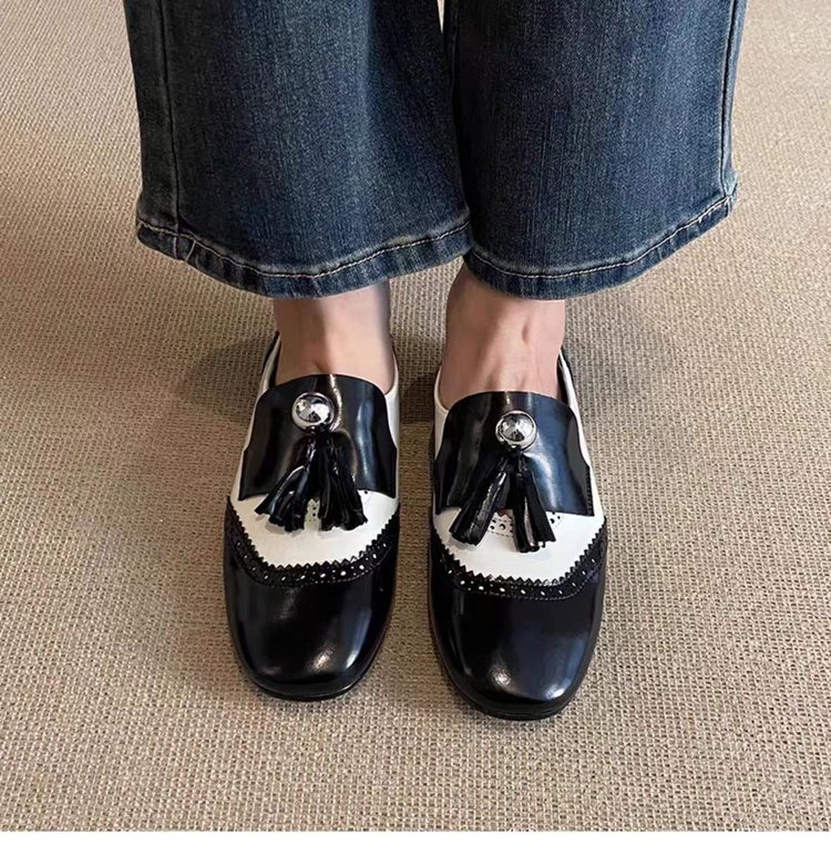 Sieviešu britu stila krāsu bloka ādas loaferi – apaļa purngala, PU augšdaļa, mākslīgās ādas odere, plakana zole, slip-on