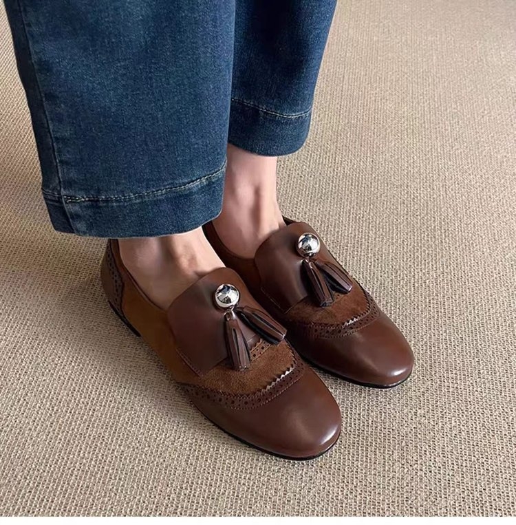 Sieviešu britu stila krāsu bloka ādas loaferi – apaļa purngala, PU augšdaļa, mākslīgās ādas odere, plakana zole, slip-on