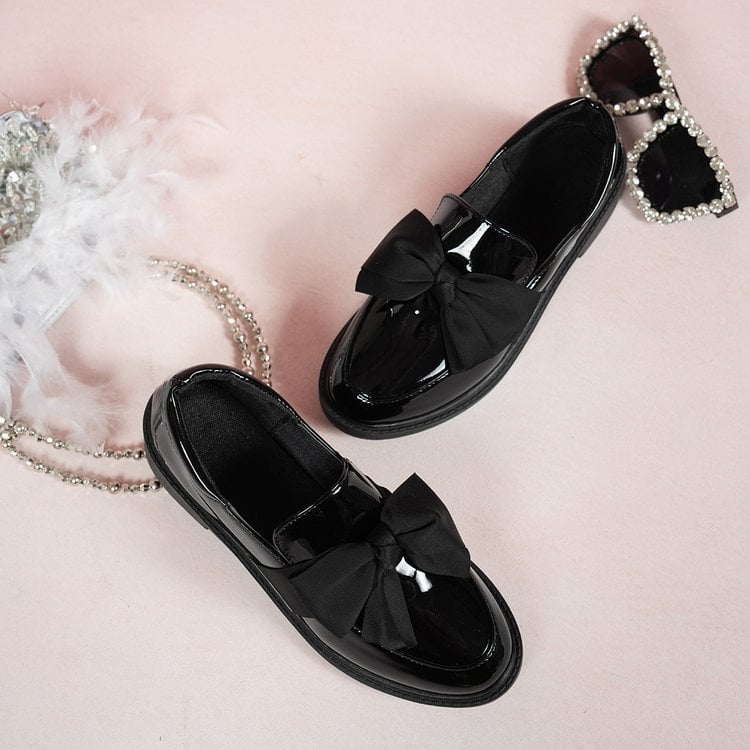 Sieviešu loaferi — apaļš purns, PU augšdaļa, vidēja papēža augstums 3–6 cm, slip-on