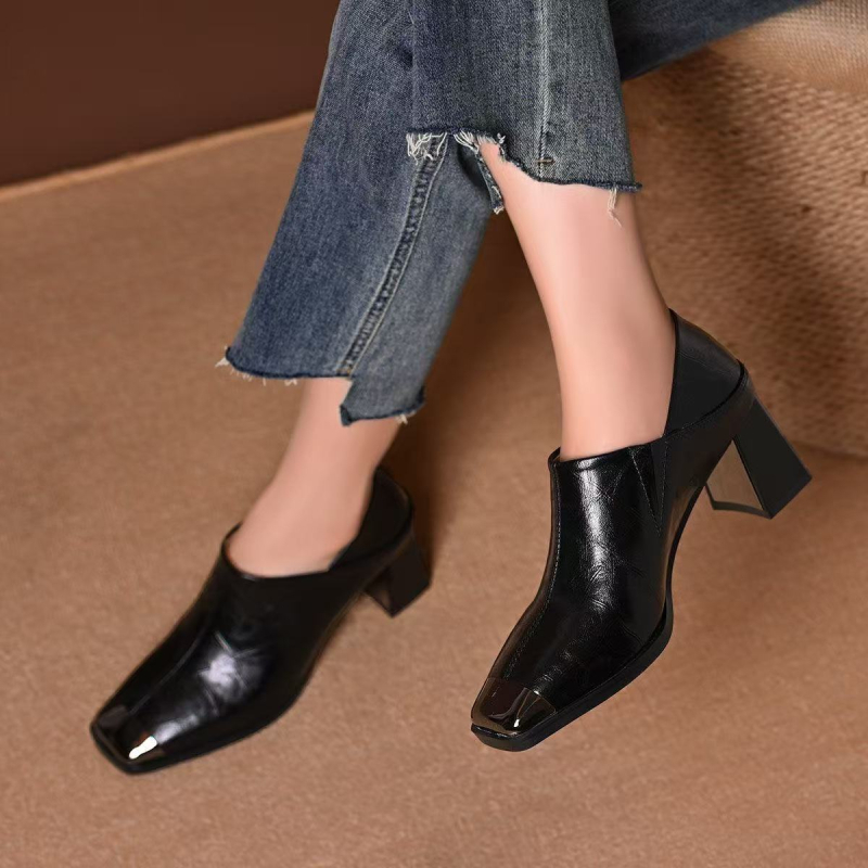 Sieviešu kurpes ar vidēja augstuma papēdi, Slip-On, virsma no sintētiskās ādas, gumijas zole