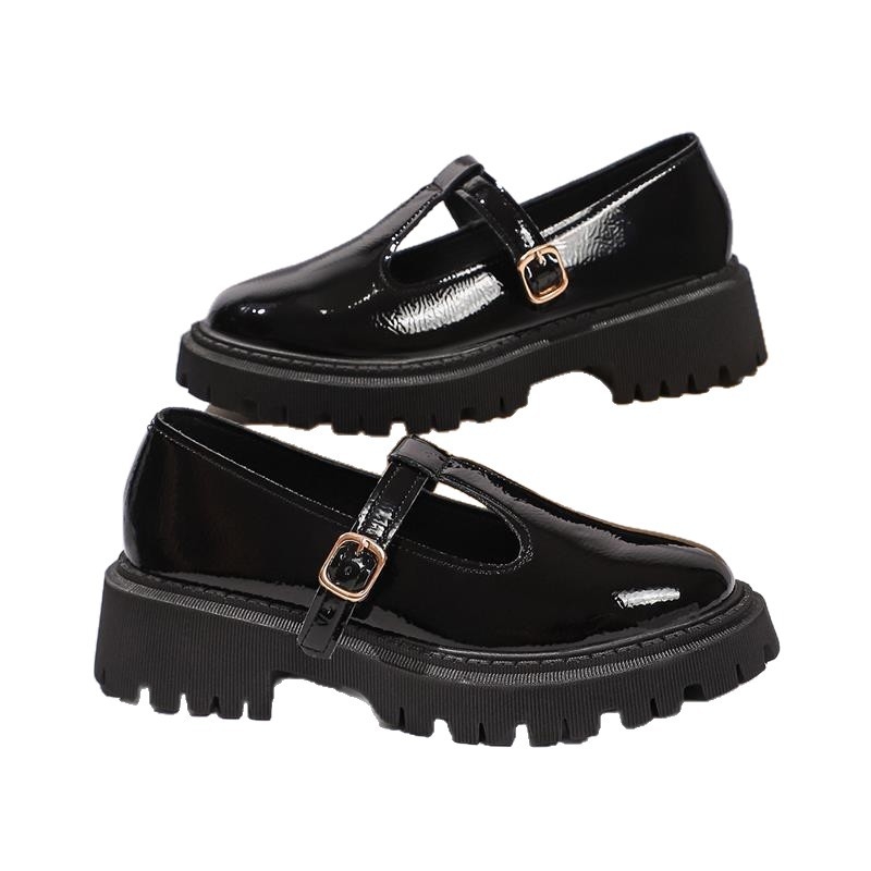 Sieviešu loaferi ar PU augšpusi, apaļa purngala, platformas zole, papēža augstums 3–5 cm, aizdare ar vienu siksnu