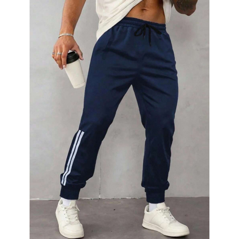 Vyrinės kelnės dryžiais, šoninės kišenės su flap ir raišteliu juosmeniui, laisvas kirpimas, 9/10 ilgio, medžiaga CVC