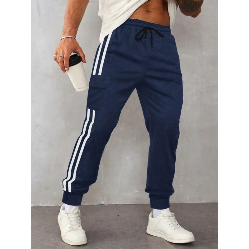 Vyrinės kelnės dryžiais, šoninės kišenės su flap ir raišteliu juosmeniui, laisvas kirpimas, 9/10 ilgio, medžiaga CVC