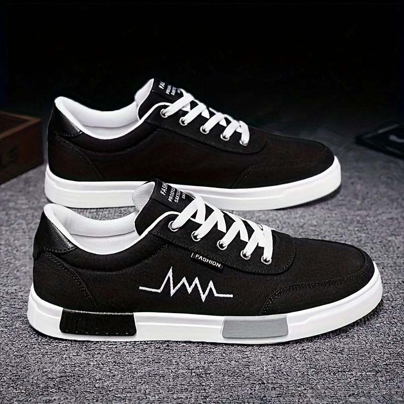 Laivų bateliai su išgraviruotu sparno raštu, viršutinė dalis iš kanapių, odinis piršto galiukas, tekstilinė įdėklo