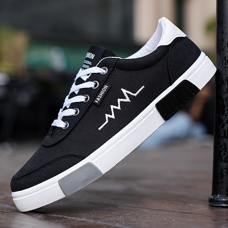 Laivų bateliai su išgraviruotu sparno raštu, viršutinė dalis iš kanapių, odinis piršto galiukas, tekstilinė įdėklo