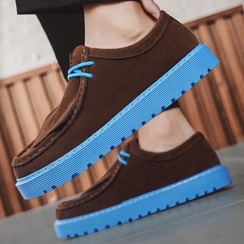 Skate apavi, virsējā daļa no auduma, galvaskausa raksts, šņorējami, silti