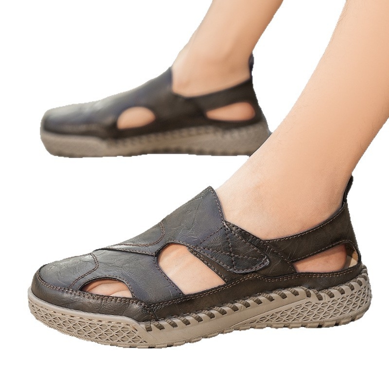 Ανδρικά καλοκαιρινά σανδάλια με διάτρητο σχέδιο, διαπνέουσα μαλακή σόλα, άνω μέρος από nubuck δέρμα, σε ρωμαϊκό στυλ