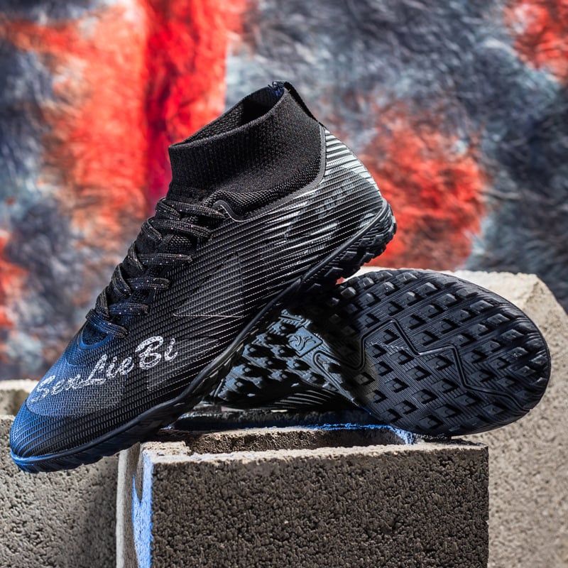 Παπούτσια ποδοσφαίρου με ψηλό άνω μέρος, κορδόνια μπροστά, επάνω από συνθετικό δέρμα, αντιολισθητική σόλα από καουτσούκ, κατάλληλα για φυσικό και τεχνητό χλοοτάπητα