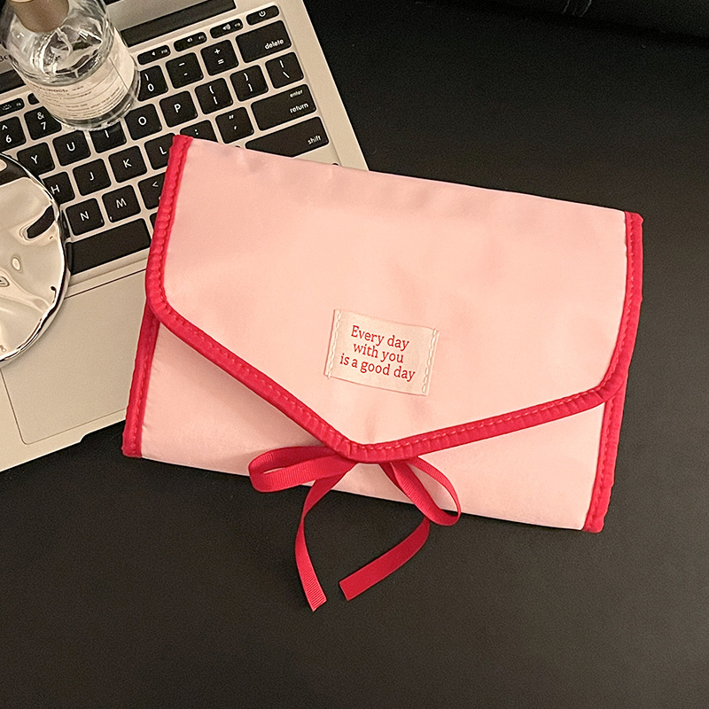 Nešiojama juvelyrinių dirbinių saugojimo rankinė - rankinės stiliaus, sulankstoma, poliesteris, šiuolaikinis minimalistinis dizainas