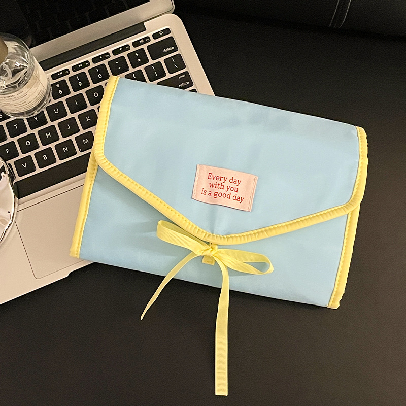 Nešiojama juvelyrinių dirbinių saugojimo rankinė - rankinės stiliaus, sulankstoma, poliesteris, šiuolaikinis minimalistinis dizainas