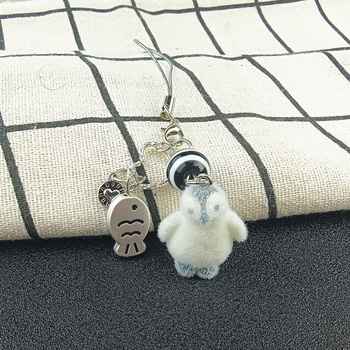 Kulcskarika – aranyos rajzolt pingvin, sarki medve és tengeri vidra – gyanta, kód: k1001, önálló csomagolás