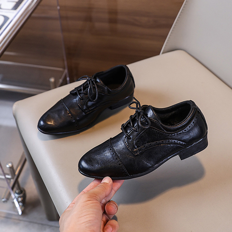 PU odos berniški bateliai - smailus nosis, britų stilius, priekyje raišteliai, kvėpuojantys ir atsparūs dėvėjimui, gumos padas