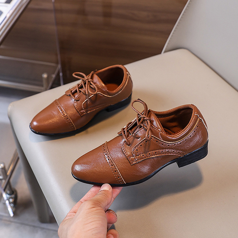 PU odos berniški bateliai - smailus nosis, britų stilius, priekyje raišteliai, kvėpuojantys ir atsparūs dėvėjimui, gumos padas