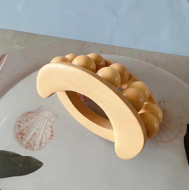 Medinis rankinis masažuoklis su volu — Medžiaga: pušies medis — Prekės ženklas: Guoning — Apdirbimo technika: poliravimas — Stilius: šiuolaikinis minimalistinis