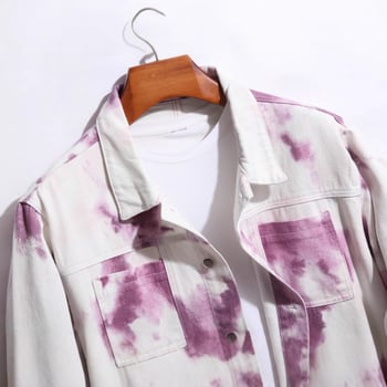 Vyrų spausdinta džinsinė striukė, 2025 m. modelis, miesto stilius, vienos eilės užsegimas, apykaklė, reguliari kirpimo, be gobtuvo, ilgos rankovės, kišenės su aplikacijomis, pagrindinis audinys 95% medvilnė, pamušalas medvilnė, žiemai