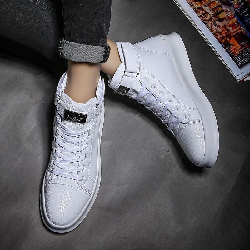 Mid-top sneakers ar korejiešu stilu, PU augšējā daļa, aizdare ar šņorēm, gumijas zole, augstuma palielināšana