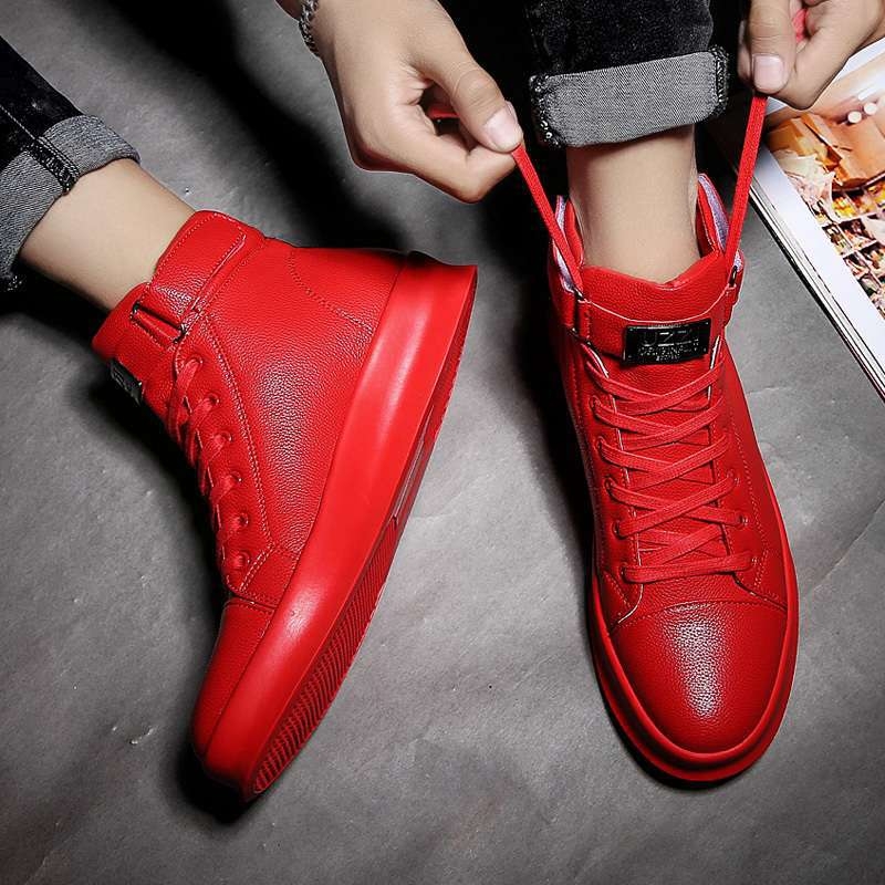 Mid-top sneakers ar korejiešu stilu, PU augšējā daļa, aizdare ar šņorēm, gumijas zole, augstuma palielināšana