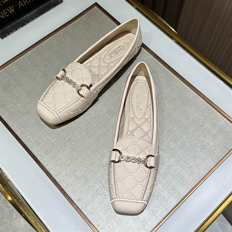 Loafers με τετράγωνη μύτη, άνω μέρος από μικροϊνες, καρό σχέδιο, χαμηλό τακούνι, σόλα από τένοντα βοδινού