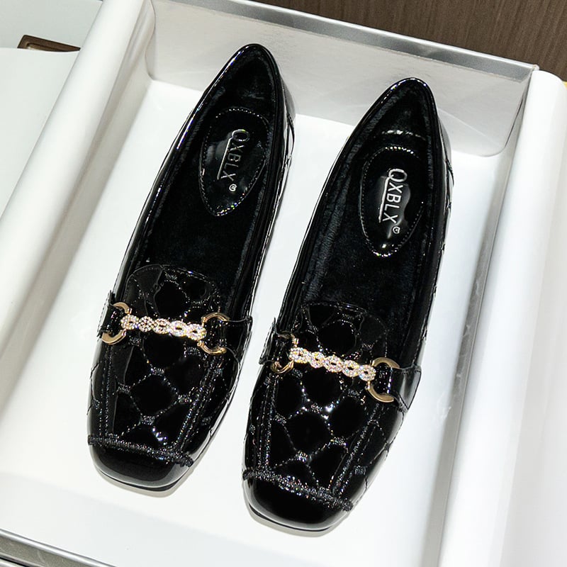 Loafers με τετράγωνη μύτη, άνω μέρος από μικροϊνες, καρό σχέδιο, χαμηλό τακούνι, σόλα από τένοντα βοδινού