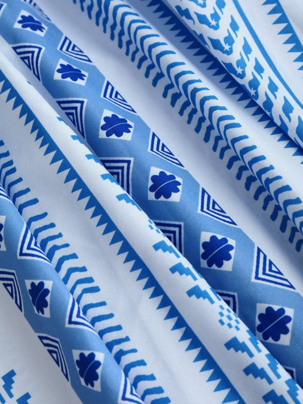 Poliesteres garā kleita ar ziedu rakstu, ar augstu jostu, bez piedurknēm