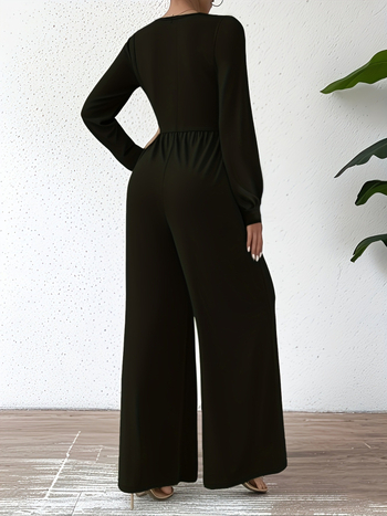 Női overál V-nyakkal és keresztbe megkötött derékkal; poliészter-spandex keverék; magas derék; hosszú egyenes nadrág; szabályos ujjak