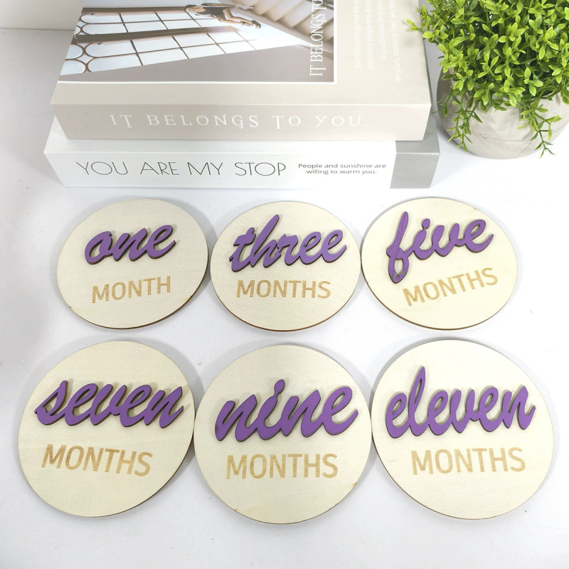 Medinės kūdikio etapo kortelės – augimo įrašas, nuotraukų rekvizitai, šiuolaikinio meno dekoras