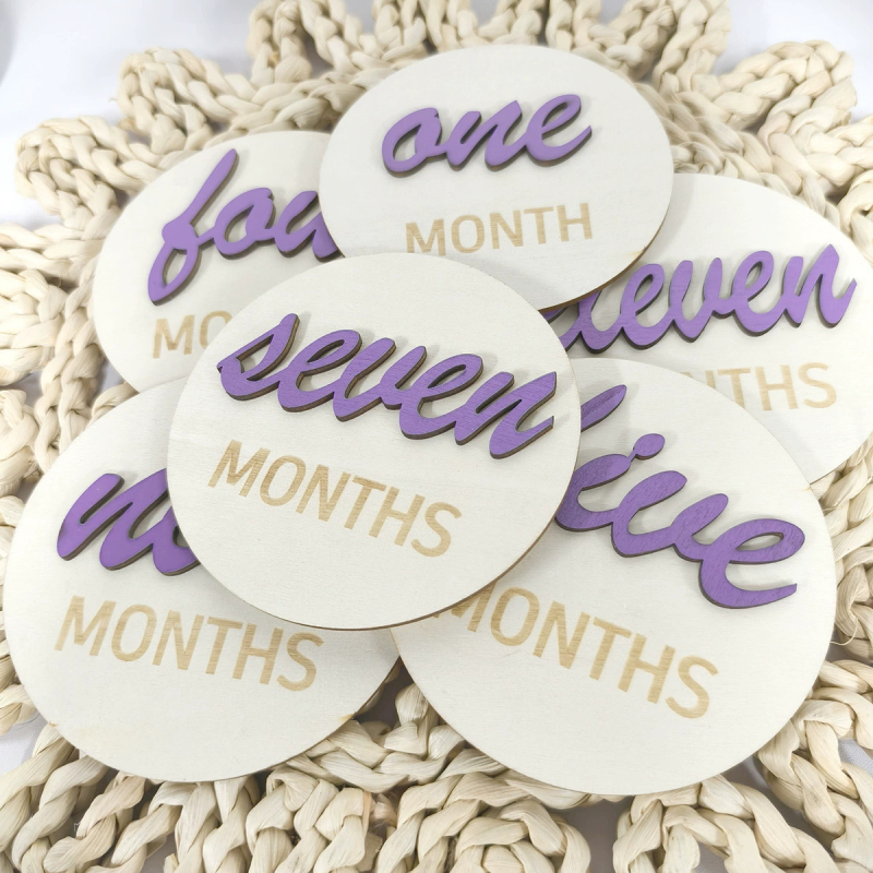 Medinės kūdikio etapo kortelės – augimo įrašas, nuotraukų rekvizitai, šiuolaikinio meno dekoras