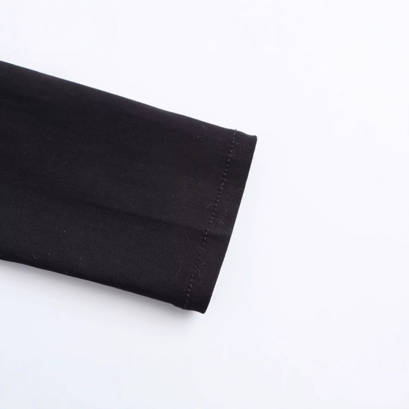 Kleita ar kvadrātveida apkakli, garām piedurknēm, tutu svārki, īss garums, poliesters