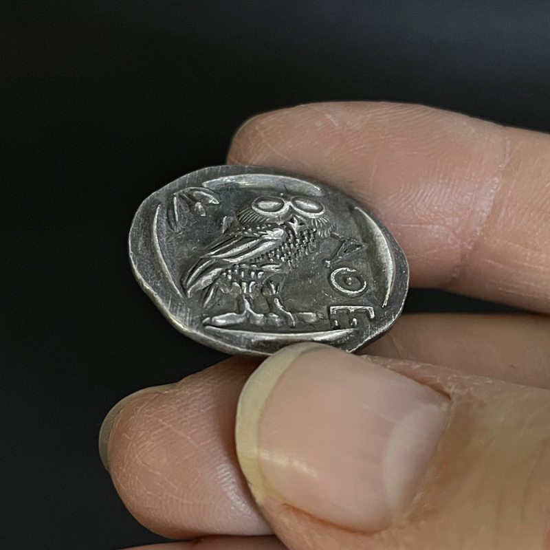 Χαλκός μενταγιόν νομίσματος με τη Θεά Αθηνά, κουκουβάγια και τον αστερισμό Υδροχόος; κλασικό στυλ; διαδικασία ηλεκτροπλατίσματος και χύτευσης; ιδανικό προσωπικό δώρο.