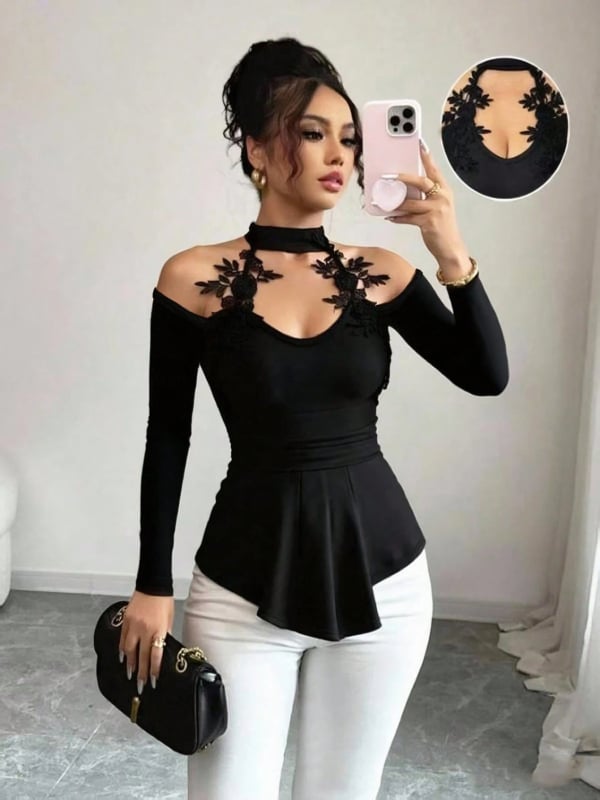 Top elegant tricotat din amestec rayon-spandex, cu guler halter, mâneci lungi, model solid, croială Slim-Fit, lungime normală.