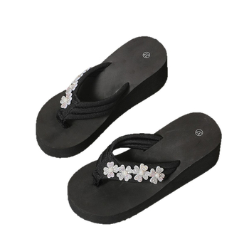 Platformos szandál kristályokkal - retro stílus, EVA felsőrész, gumírozott talp