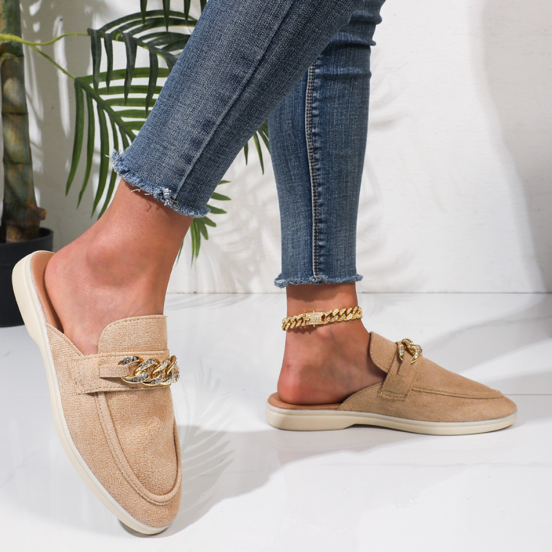 Moteriškos šlepetės su metalo sagtimi, nubuko viršus iš karvės odos, gumos padas, pado storis 3–5 cm, retro stilius, pavasaris–vasara 2025