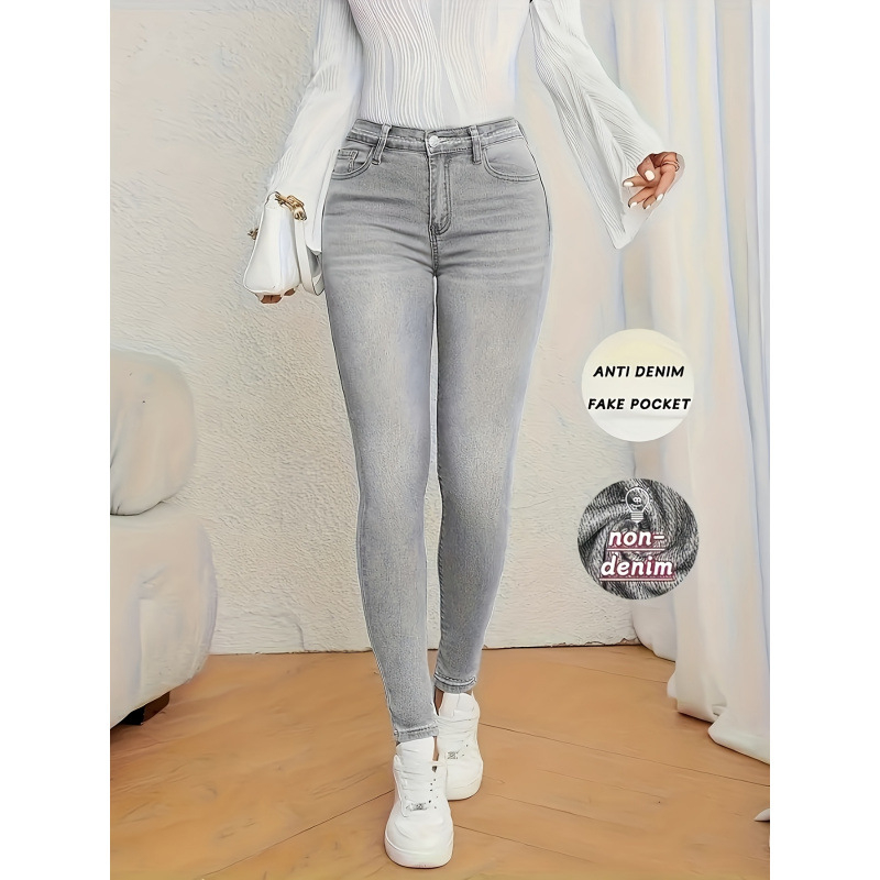 Džinsi ar taisnu piegriezumu, brīvā piegriezuma, dubulta josta, fleece iekšējā odere, sintētisko šķiedru maisījums