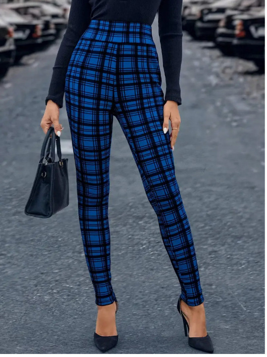 Sieviešu šaurās bikses ar rakstainu rūtām, taisna piegriezuma siluets, vidējā josta, poliesters, mikroelastība