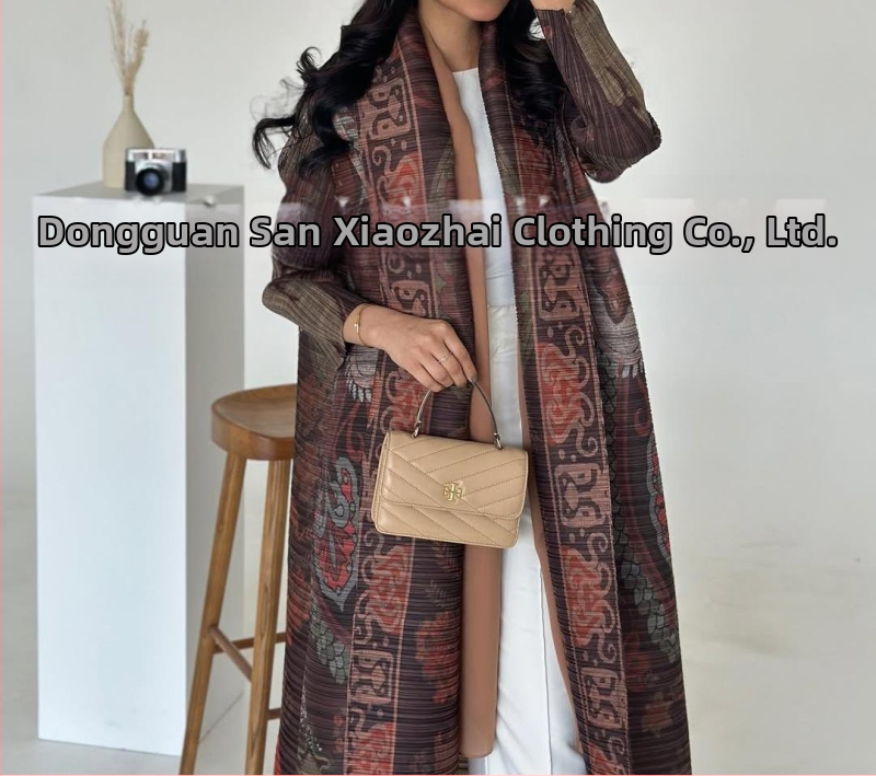 Three Small Houses Moterų klostuotas ilgas chalatas su spauda, tautinis stilius, poliesteris 95%+, presuotas gaminys, pavasaris 2025