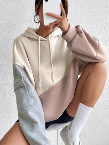 Gaubtuotas džemperis su 3D patchwork, laisvas kirpimas, poliesterio 95%+, vidutinio storio