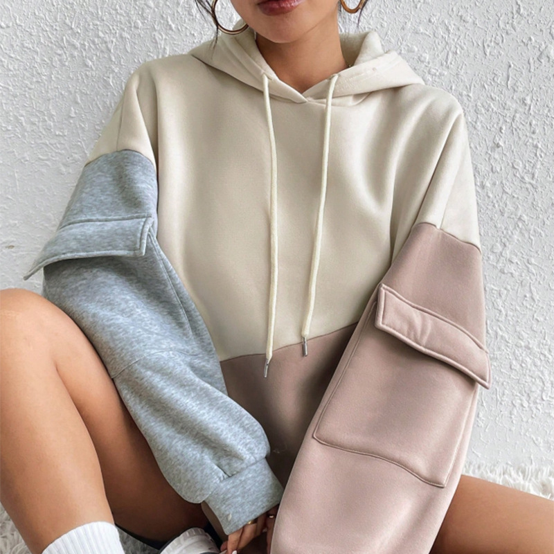 Gaubtuotas džemperis su 3D patchwork, laisvas kirpimas, poliesterio 95%+, vidutinio storio