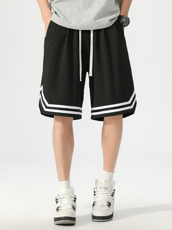 Vyriski laisvalaikio sportiniai šortai, laisvas kirpimas, juosmuo vidutinio dydžio, poliesteris 95%, dryžuotas raštas