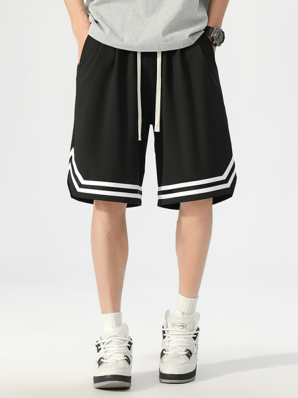 Vyriski laisvalaikio sportiniai šortai, laisvas kirpimas, juosmuo vidutinio dydžio, poliesteris 95%, dryžuotas raštas