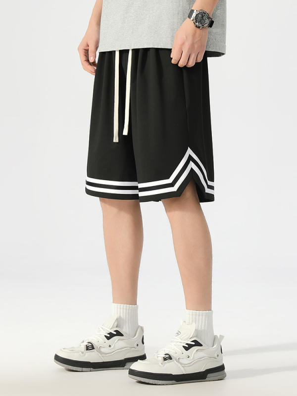 Vyriski laisvalaikio sportiniai šortai, laisvas kirpimas, juosmuo vidutinio dydžio, poliesteris 95%, dryžuotas raštas