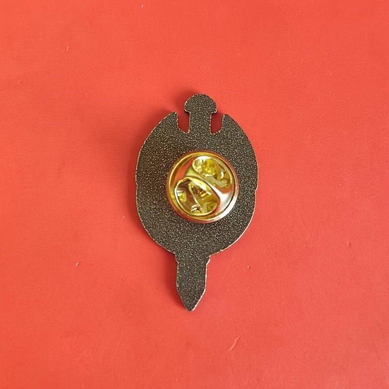 Segė: Animacinio filmo stiliaus, universalus; Medžiaga: lydinys; Apdorojimas: elektroplakavimas; Funkcija: dekoras; Tinka: unisex; Metai/Sezona: 2024 ruduo