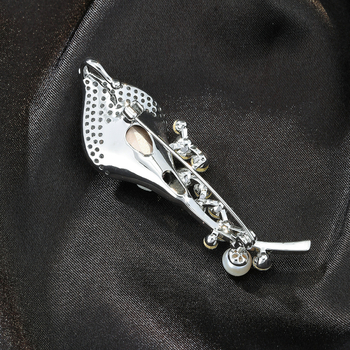 Брошка с калла лилия – медна основа с циркони и австрийски кристали; женски, прост дизайн; серия Принцеса; модел TXH-984