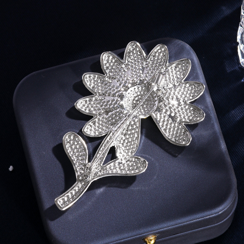 Daisy segė su deimantų įstatymais, cinko lydinys, Yini ženklas, unisex mados aksesuaras