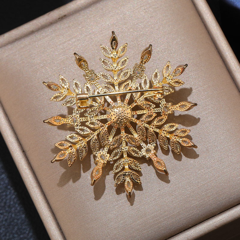 Sniego snaigės segė su cirkonais – varis, baltas kristalas įmontuotas, deimantinis užsegimas, Princesių serija